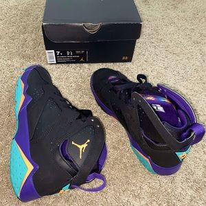 Like NEW Looney Tune Jordan Retro 7 Gradeschool Size 7! Super Steal!